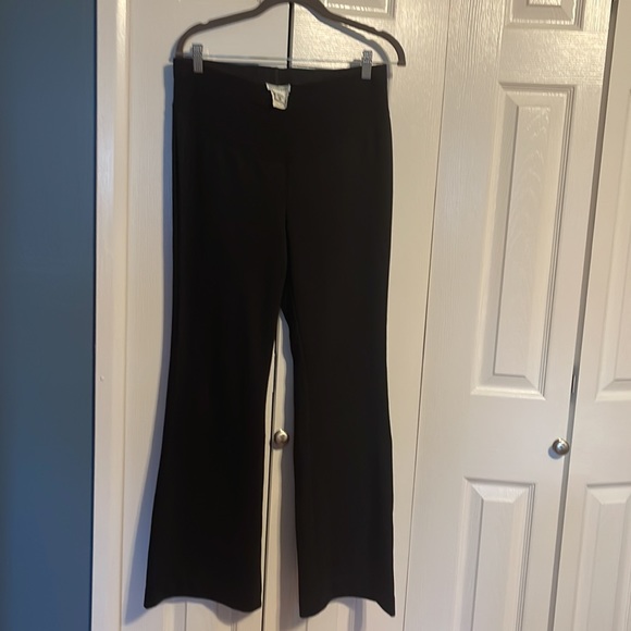 Motherhood Maternity black leggings with belly panel size small - Picture 9 of 10